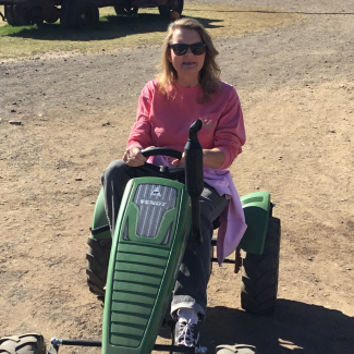 Kara on pedal tractor
